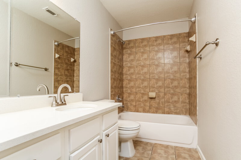 1,975/Mo, 6602 Winter Mountain Ln Spring, TX 77379 Main Bathroom View