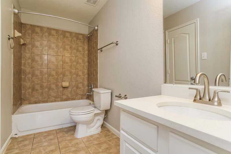1,975/Mo, 6602 Winter Mountain Ln Spring, TX 77379 Bathroom View