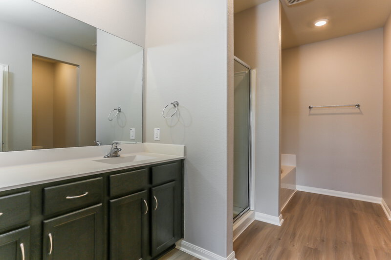 2,355/Mo, 22060 Angelico Dr Magnolia, TX 77355 Main Bathroom View
