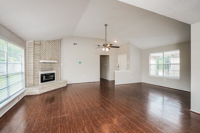 1,800/Mo, 3331 Boxelder Dr Houston, TX 77082 Living Room View