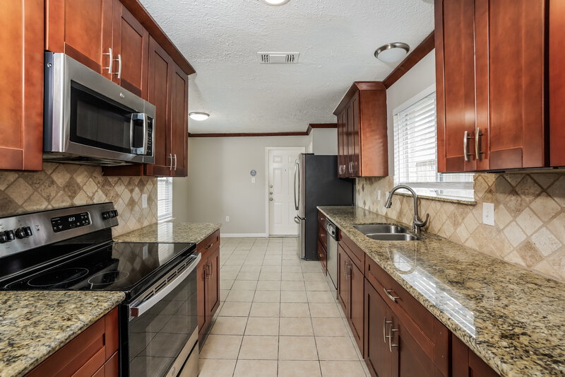 1,800/Mo, 3331 Boxelder Dr Houston, TX 77082 Kitchen View