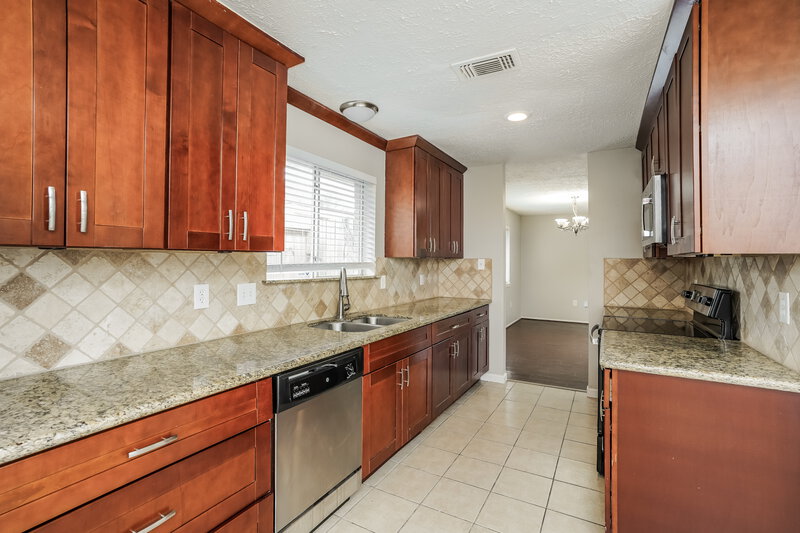 1,800/Mo, 3331 Boxelder Dr Houston, TX 77082 Kitchen View 2