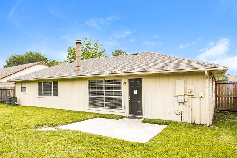 1,800/Mo, 3331 Boxelder Dr Houston, TX 77082 Rear View