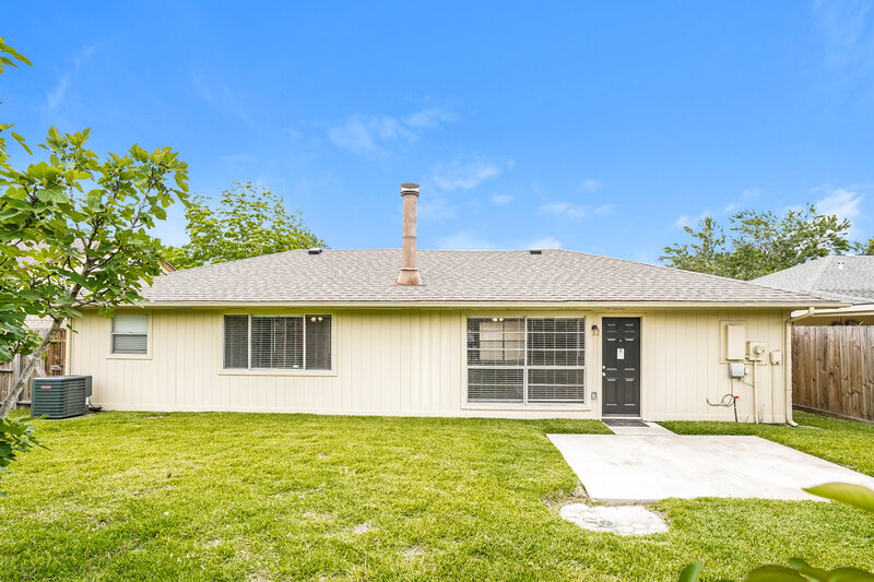 1,800/Mo, 3331 Boxelder Dr Houston, TX 77082 Rear View 2