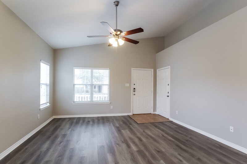 1,890/Mo, 21119 Sweet River Ln Tomball, TX 77375 Living Room View 2
