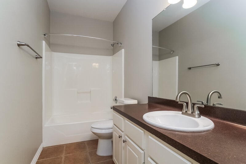 1,890/Mo, 21119 Sweet River Ln Tomball, TX 77375 Bathroom View