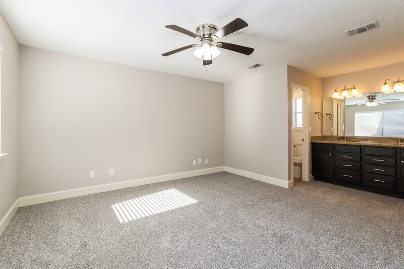 1,905/Mo, 7526 Shoshone Dr Baytown, TX 77521 Main Bedroom View 2