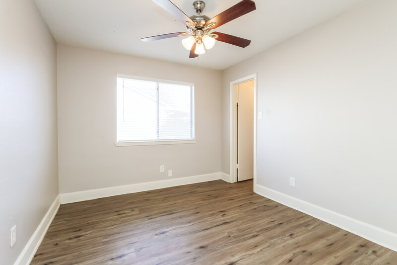 1,905/Mo, 7526 Shoshone Dr Baytown, TX 77521 Bedroom View