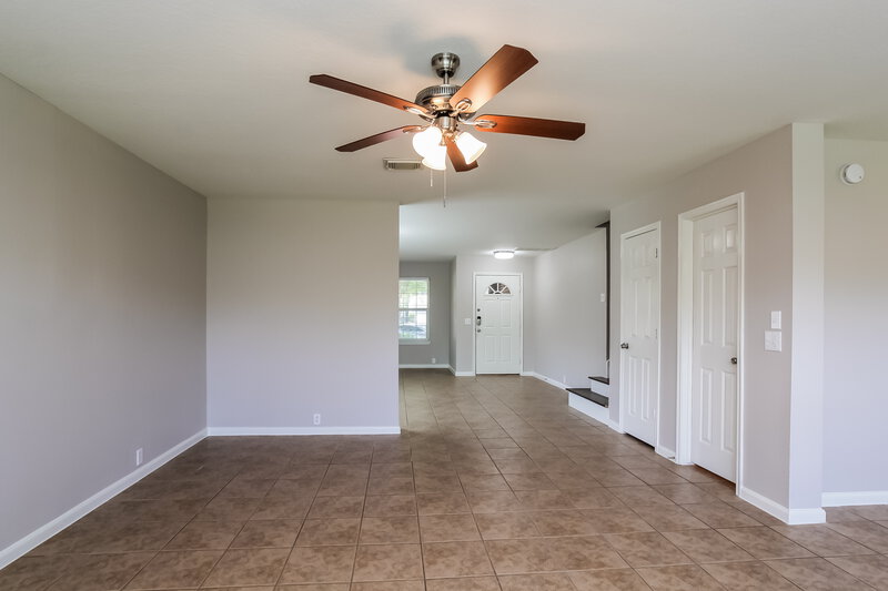 2,250/Mo, 4742 Markham Woods Ct Houston, TX 77345 Living Room View 2