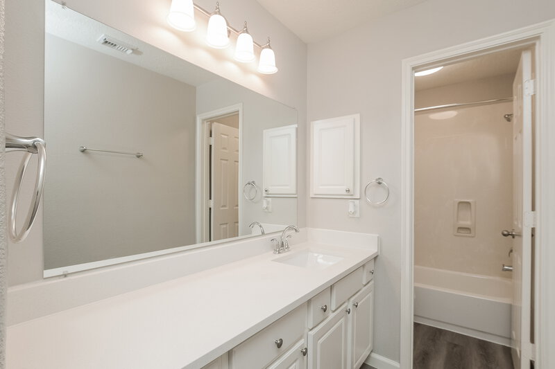 2,490/Mo, 13406 Lake Passage Ln Houston, TX 77044 Bathroom View