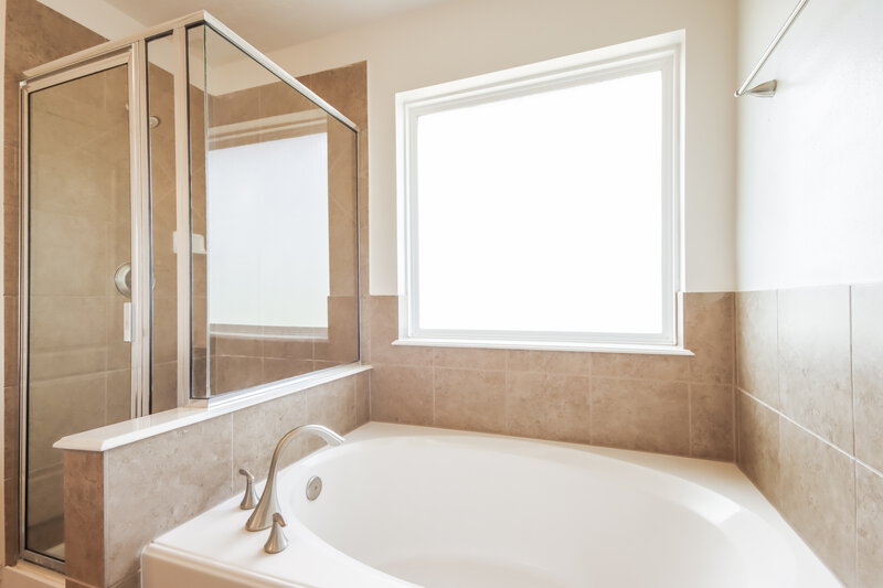 2,145/Mo, 2827 Dustin Pl Ct Humble, TX 77396 Main Bathroom View 2