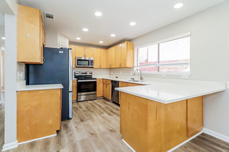2,120/Mo, 15007 Tayport Ln Channelview, TX 77530 Kitchen View 2