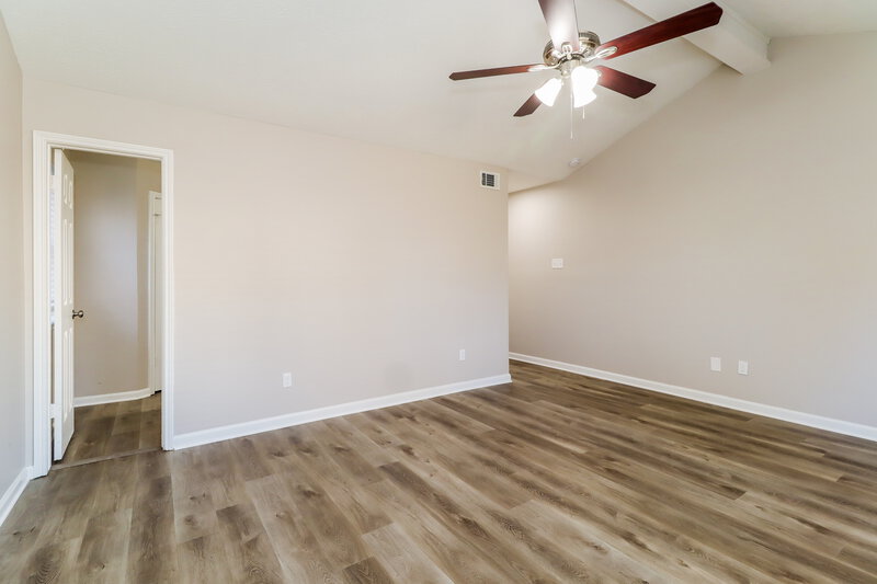 2,120/Mo, 15007 Tayport Ln Channelview, TX 77530 Main Bedroom View 2