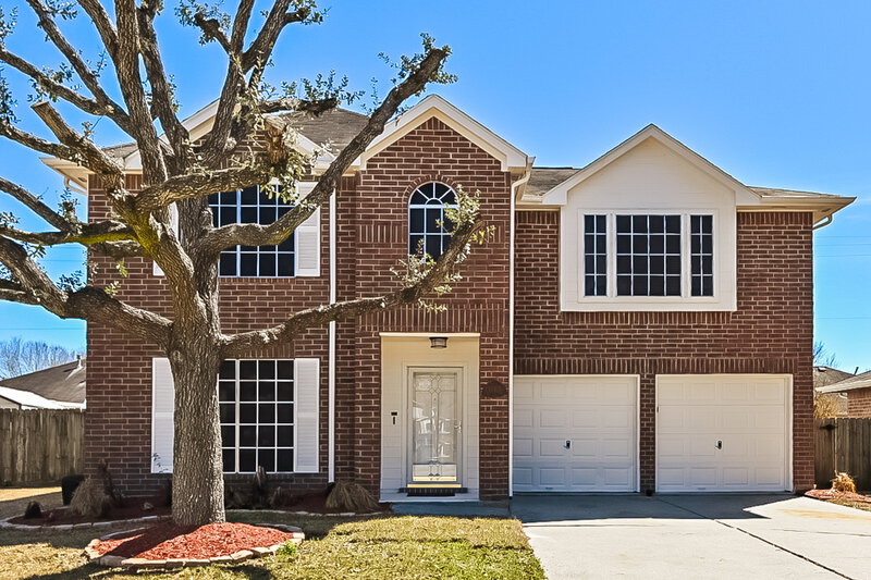2,050/Mo, 611 Oak Hill Dr Kemah, TX 77565 External View