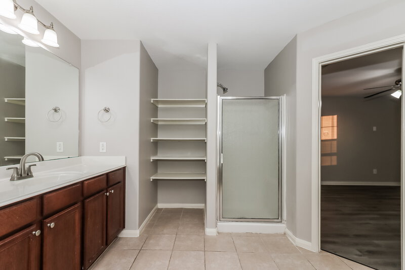 1,795/Mo, 6823 Clover Walk Ln Richmond, TX 77469 Main Bathroom View