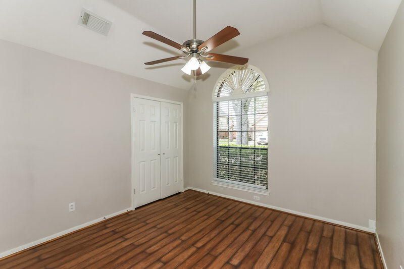 2,310/Mo, 2203 St James Pl Pearland, TX 77581 Bedroom View