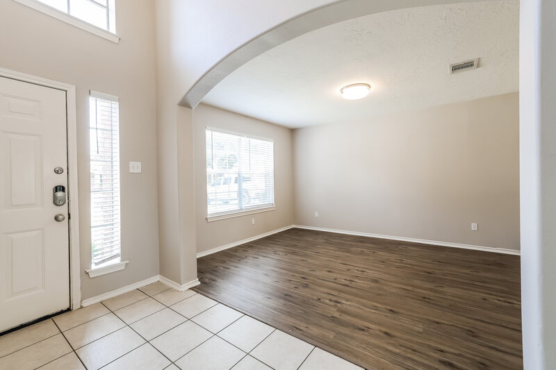 2,105/Mo, 7411 Telico Junction Ln Humble, TX 77346 Foyer View