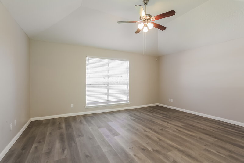 1,805/Mo, 9422 Kingsvalley Dr Houston, TX 77075 Living Room View 3