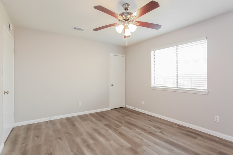 1,805/Mo, 9422 Kingsvalley Dr Houston, TX 77075 Main Bedroom View