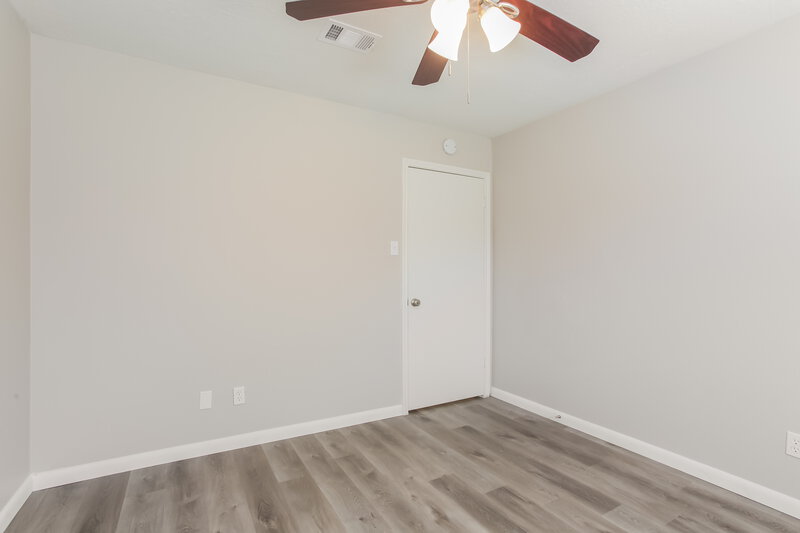 1,805/Mo, 9422 Kingsvalley Dr Houston, TX 77075 Bedroom View