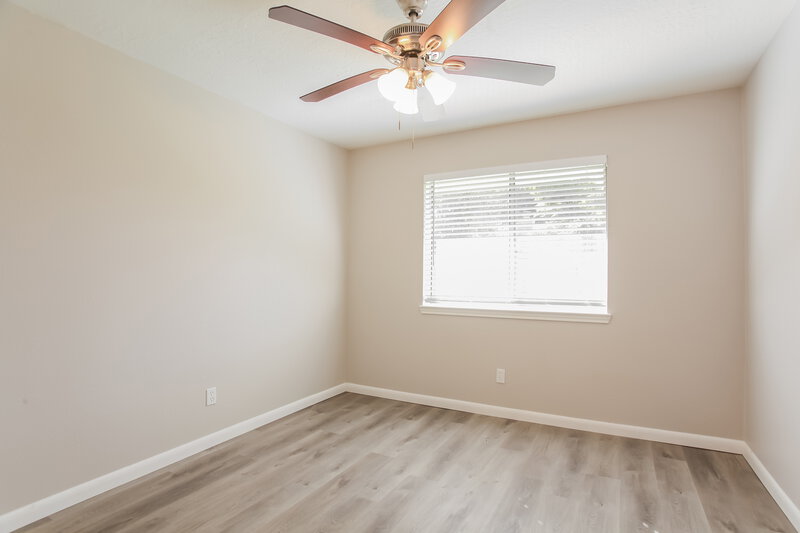 1,805/Mo, 9422 Kingsvalley Dr Houston, TX 77075 Bedroom View 4