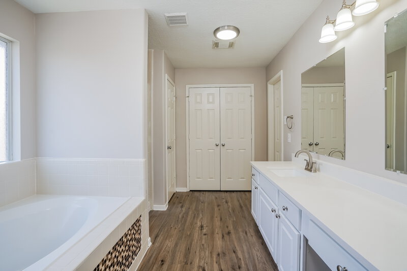 2,670/Mo, 21719 Texian Ct Spring, TX 77388 Main Bathroom View