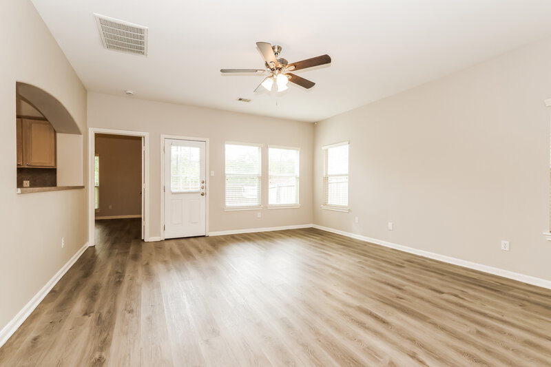 2,030/Mo, 985 Oak Falls Dr Willis, TX 77378 Living Room View