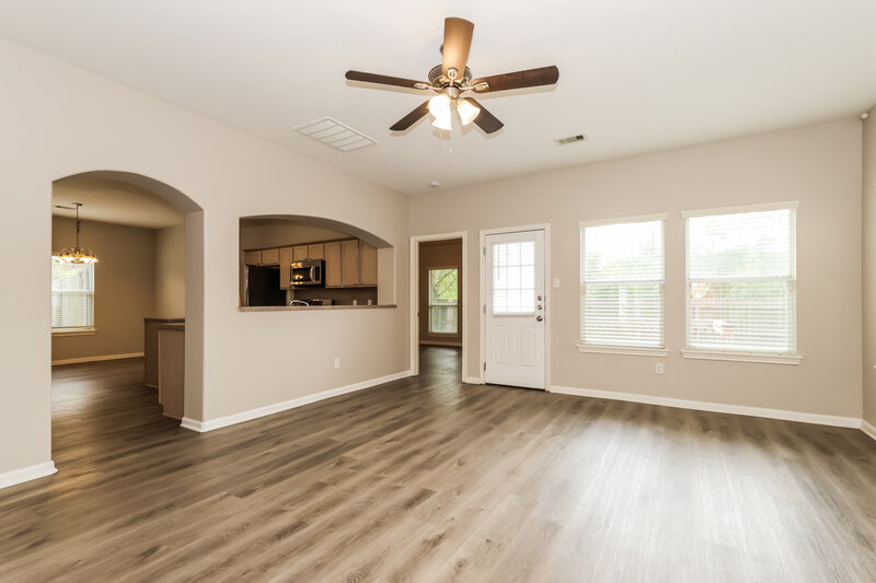 2,030/Mo, 985 Oak Falls Dr Willis, TX 77378 Living Room View 2