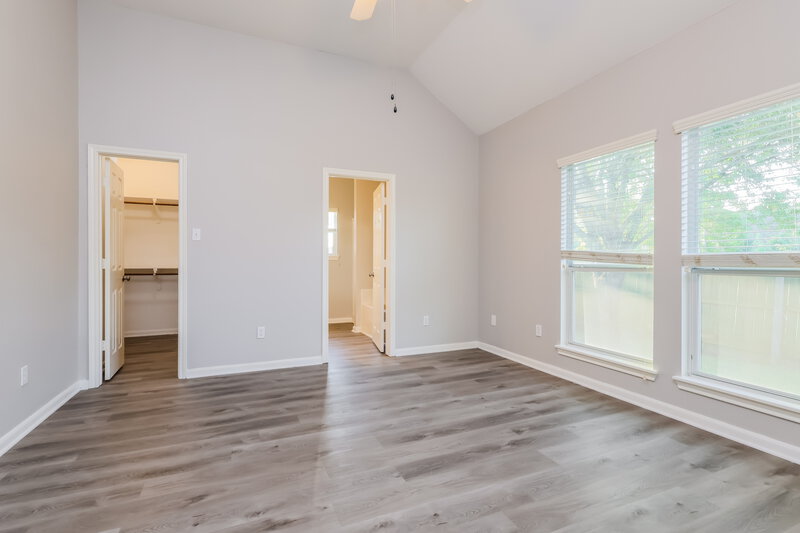 1,950/Mo, 985 Oak Falls Dr Willis, TX 77378 Main Bedroom View
