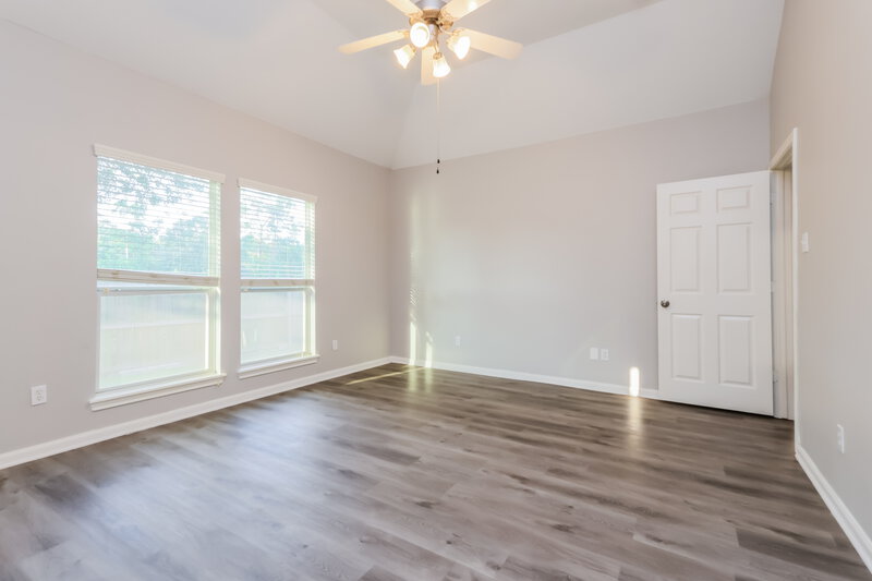 1,950/Mo, 985 Oak Falls Dr Willis, TX 77378 Main Bedroom View 2
