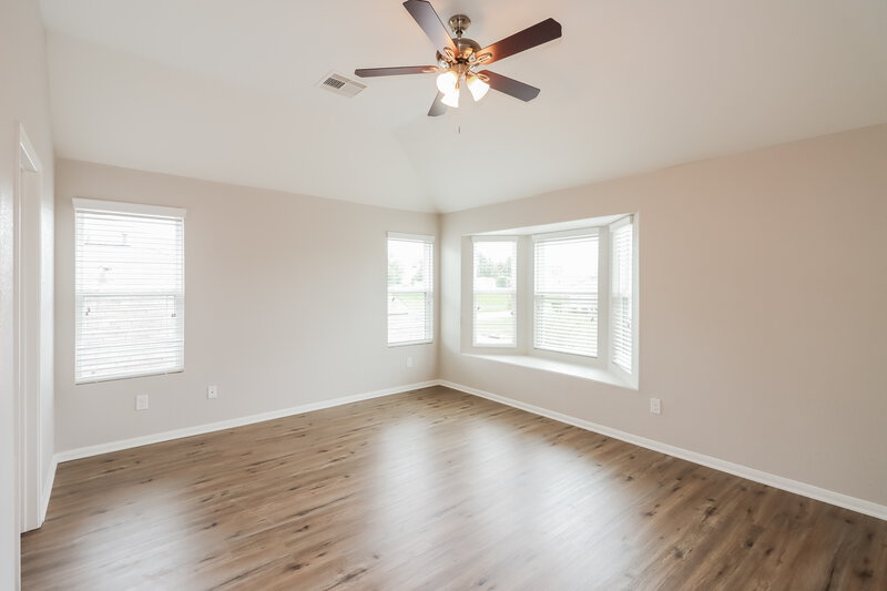 2,335/Mo, 9981 Kingfisher Dr Conroe, TX 77385 Main Bedroom View