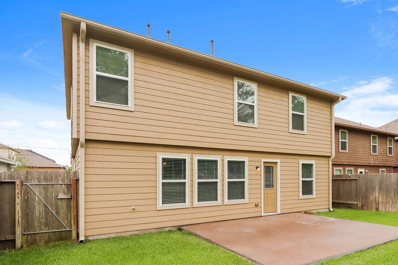 2,335/Mo, 9981 Kingfisher Dr Conroe, TX 77385 Rear View 3