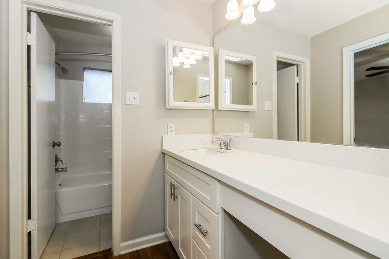 1,790/Mo, 16507 Quail Meadow Dr Missouri City, TX 77489 Main Bathroom View