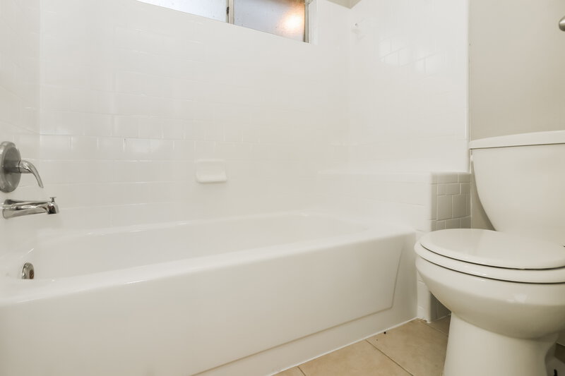 1,790/Mo, 16507 Quail Meadow Dr Missouri City, TX 77489 Main Bathroom View 2