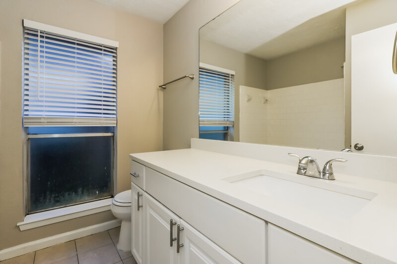 1,790/Mo, 16507 Quail Meadow Dr Missouri City, TX 77489 Bathroom View