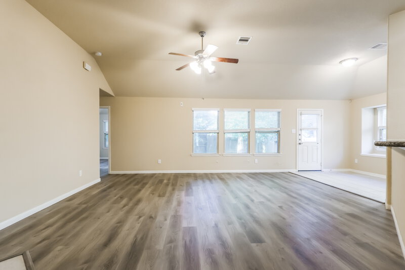 1,720/Mo, 988 Arbor Glen Conroe, TX 77303 Living Room View 3