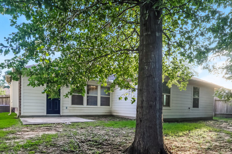 1,720/Mo, 988 Arbor Glen Conroe, TX 77303 Rear View