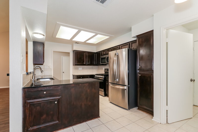 1,910/Mo, 9206 Bayou Bluff Dr Spring, TX 77379 Kitchen View 2