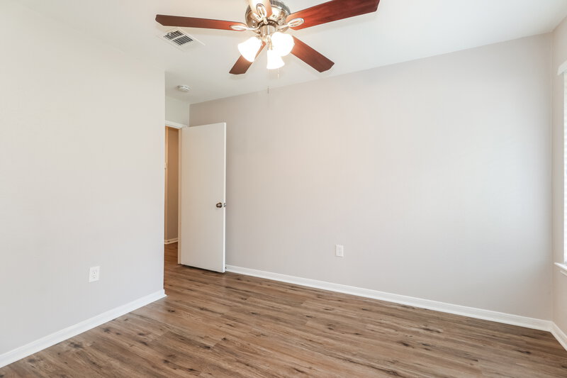 1,910/Mo, 9206 Bayou Bluff Dr Spring, TX 77379 Bedroom View 2