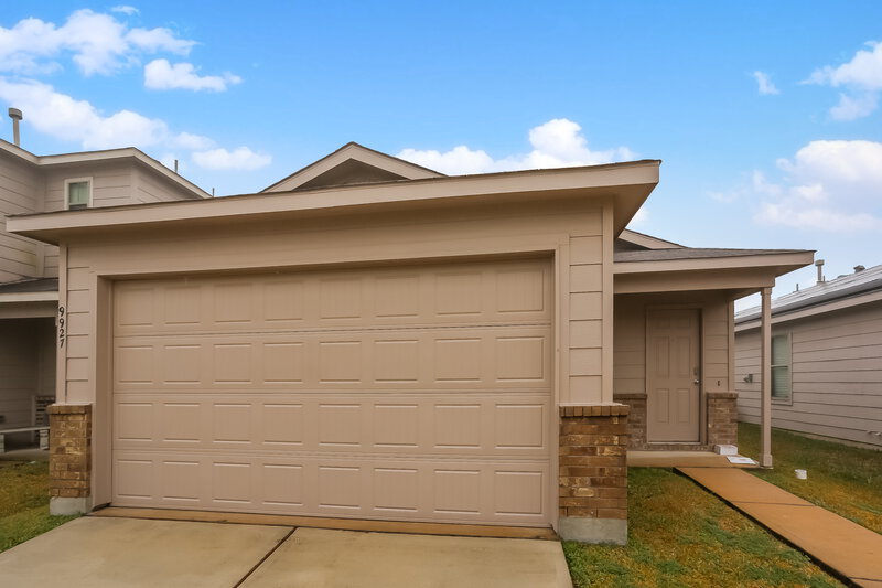 1,955/Mo, 9927 Sanders Rose Ln Houston, TX 77044 External View