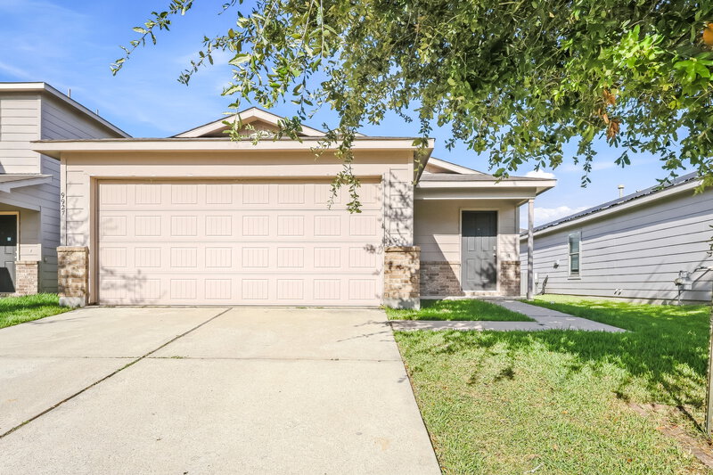 1,885/Mo, 9927 Sanders Rose Ln Houston, TX 77044 External View