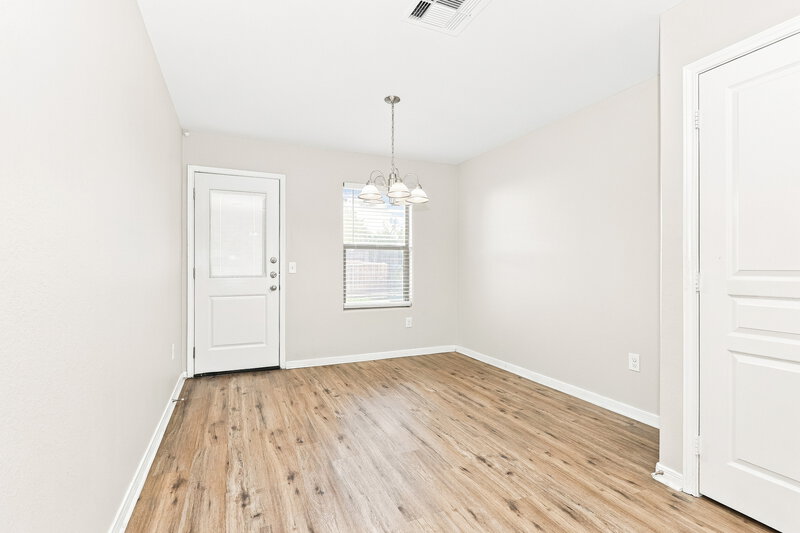 1,885/Mo, 9927 Sanders Rose Ln Houston, TX 77044 Dining Room View