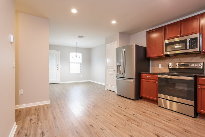 1,955/Mo, 9927 Sanders Rose Ln Houston, TX 77044 Kitchen View