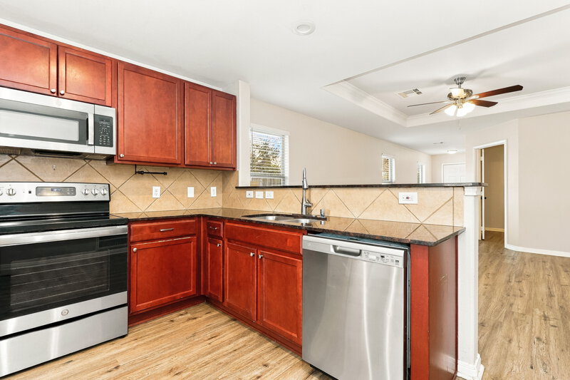 1,885/Mo, 9927 Sanders Rose Ln Houston, TX 77044 Kitchen View