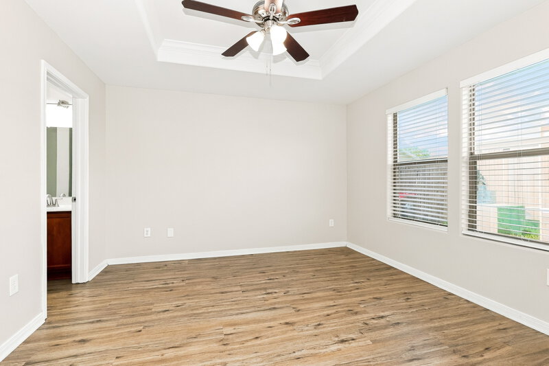 1,885/Mo, 9927 Sanders Rose Ln Houston, TX 77044 Primary Bedroom View