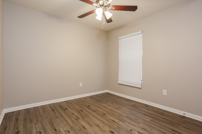 1,955/Mo, 9927 Sanders Rose Ln Houston, TX 77044 Bedroom View 2