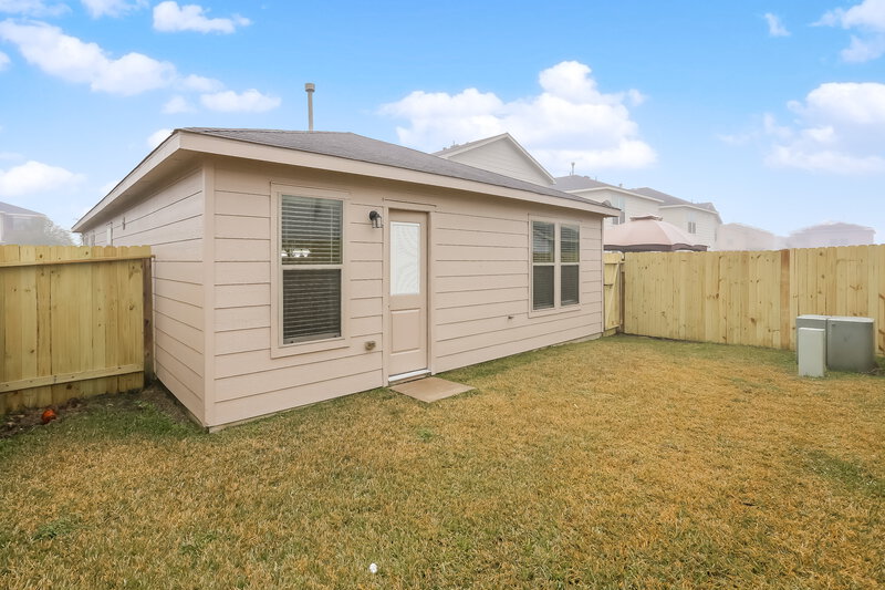 1,955/Mo, 9927 Sanders Rose Ln Houston, TX 77044 Rear View