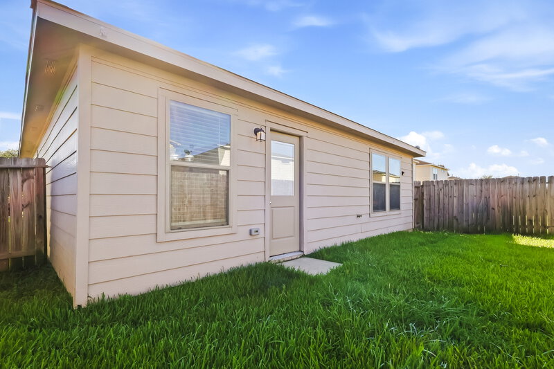 1,885/Mo, 9927 Sanders Rose Ln Houston, TX 77044 Rear View