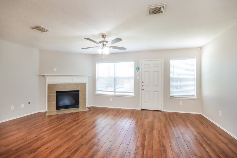 1,980/Mo, 18406 Atascocita Meadows Dr Humble, TX 77346 Living Room View