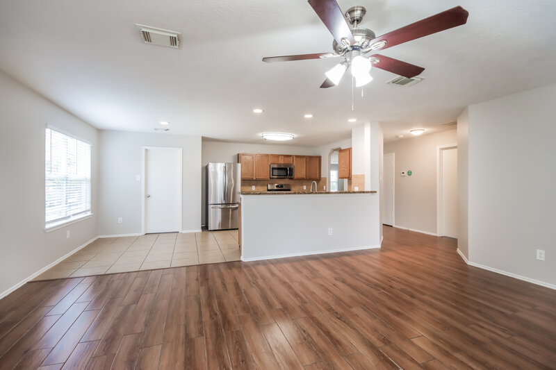 1,980/Mo, 18406 Atascocita Meadows Dr Humble, TX 77346 Living Room View 2